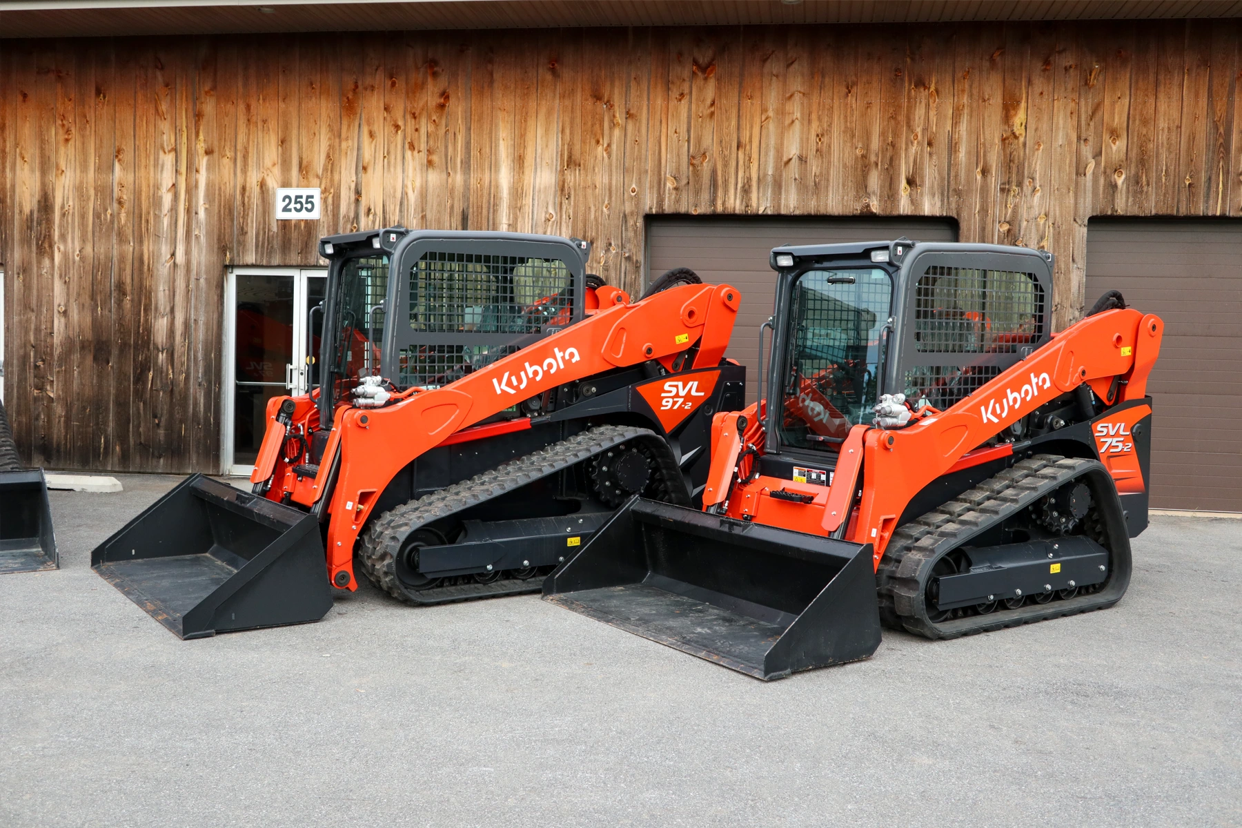 Kubota 2 siblings